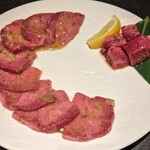 焼肉酒宴くいだおれはなれ家 - 