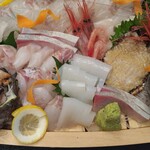 Iro Kasane - イカ、甘エビ、アワビMy Love〜❤真鯛、ハマチ、地魚〜食べきれないほどのお刺身のボリュームにうっとり〜新鮮な魚介たち〜ლ(´ڡ`ლ)