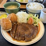 Guriru Sankatei - ハンバーグとクリームコロッケ定食 ¥1850