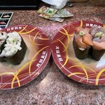 元禄寿司 - 左　シーフードサラダ　右　海鮮丼風ぐんかん