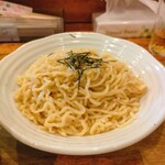 旭川ラーメン 番外地 - 手揉みホグホグ食感の中太麺