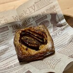 コンセントマーケット - キャラメルバナナのクロワッサン ¥280