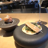 テアトロ ディ マッサ - 鱒のトルティーヤ、生ハムのシュー。鱒が食べられたら嬉しいなーと思って伺ったので、めっちゃ嬉しかったです！うまし！