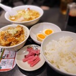 喜多方ラーメン 坂内 - ライス、ミニ炙り焼豚ごはん半ラーメンセット