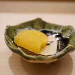 日本橋蛎殻町 すぎた - ◆数の子 一つ分けて頂きましたが、お酒に合う絶妙な塩気が小気味良く引き出され、噛みしめるほどにその味わいを深める。