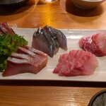 日本酒庵　吟の杜 - 刺し盛り、鰹、ハマチ、鯖、鯛、あとなんだっけ？