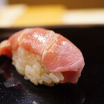 日本橋蛎殻町 すぎた - 圧をかけるほどに押し寄せる旨みと風味！ 飲み込みたくない衝動に駆られながら、至極の境地へ。