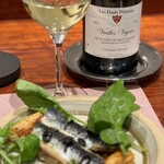 LESFRERESAOKI - 前菜のイワシに白ワイン：ミュスカデ セーヴル エ メーヌ