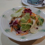 トゥ・ラ・ジョア - 定番のサラダ