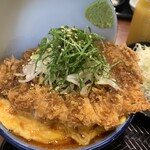 かつ丼 わか葉 - しそワサビカツ丼です