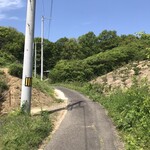 薪焼きパン 小麦堂 - こんな坂上がります…
      割とハァハァ言いましたよ(;´д｀)