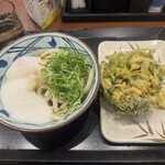 丸亀製麺 高崎店 - とろ玉うどん 三つ葉のかき揚げ