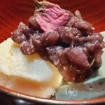 御料理 良所 - 杏仁豆腐アイス
      蓬餅プリン
      あずき