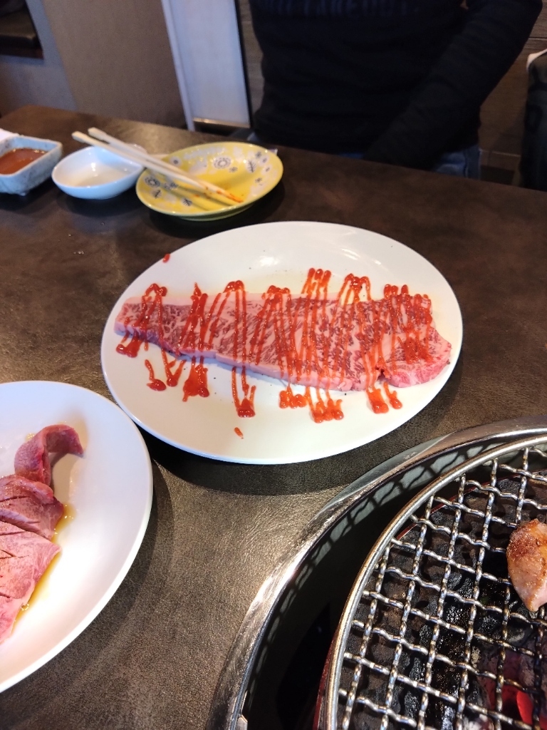 炭火焼肉もくれん