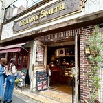 GRANNY SMITH  APPLE PIE & COFFEE - 