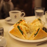 イワタコーヒー店 - 海老のタルタルサンドイッチ
