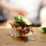 天寿し - サザエとオクラ