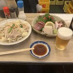 酒場 ふくろ - 刺身盛り合わせ（950円）、肉野菜炒め（580円）