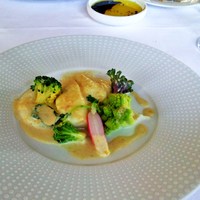 レストラン ラ・マーレ - マトウダイとロマネスコブロッコリー、マッシュポテトの柚子クリームソース