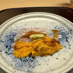 徳ㇵ本也 - 由良の雲丹　明石の鯛　醤油餡でいただきます。