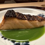 徳ㇵ本也 - 皮はバリバリ　身はふっくらジューシー　木の芽酢（蓼酢風）　蕗のとうを忍ばせて