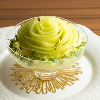 目の前で繰り広げられる芸術「アシェットデセール」を堪能！