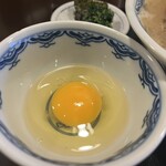 博多麺房 赤のれん - トッピング　生玉子¥100