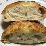 sopo bagel - ベーコンチーズの断面