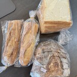 ブーランジェリーボヌール - ロデブプレーン、カンパーニュバゲット、バゲット、食パン