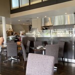 リストランテ プレーゴ - ランチ後の14時過ぎ。ひと段落ついた店内