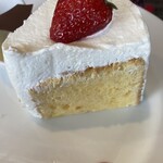 リストランテ プレーゴ - 生地が、生クリームに負けてない。