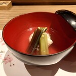 Kisui - お椀（毛蟹のしんじょ・わらび・京ぶき）