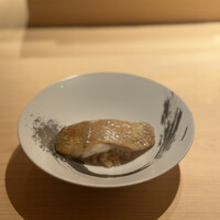 鮨 由う - 