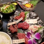 ジンギスカン 馬肉 もつ鍋 山王 - 