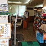 珈琲館 - お店の入口の奥です。