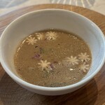 Geranium - "Mushroom branches" & wild mushroom soup with dark beer