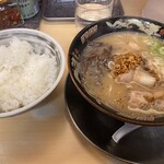 鹿児島ラーメン豚とろ - 