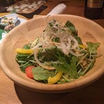 門 - 彩りグリーンサラダ