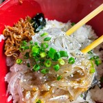 どんぶり工房 - 生姜醤油をほんのりかけて頂きます