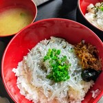 どんぶり工房 - 添えられた磯海苔と佃煮は生しらすと相性抜群