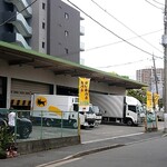 Samitto - 近くには運輸会社もあるので、荷物を持ち込むのに便利