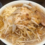 ラーメン荘 歴史を刻め 八事店 - ラーメン200g　ニンニク有り、ヤサイ、アブラ