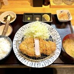 Hakozaki Inokawazu - 上ロースカツランチ　ご飯、キャベツ、味噌汁付きで全てお代わり可