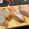 沼津魚がし鮨 流れ鮨 - 料理写真:生エビ　サーモン　ビントロ