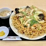中華食堂 秋 - カタヤキソバ　多分デカさ日本一!!  もちろん美味い(^^)