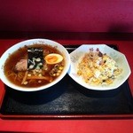 好来 - ラーメン半チャ850円