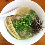 麺屋 菜々兵衛 - トロトロ豚バラ軟骨の塩ラーメンのアップ