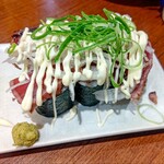 三代目 鳥メロ - カツオのっけ寿司