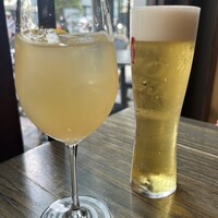 grigio la tavola - 