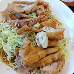 中華飯店 福源 - 私は油淋鶏定食750円。このボリュームです♡品の良い酸味で、飽きがきませんd(>∇<)子供でも食べやすいと思います♫